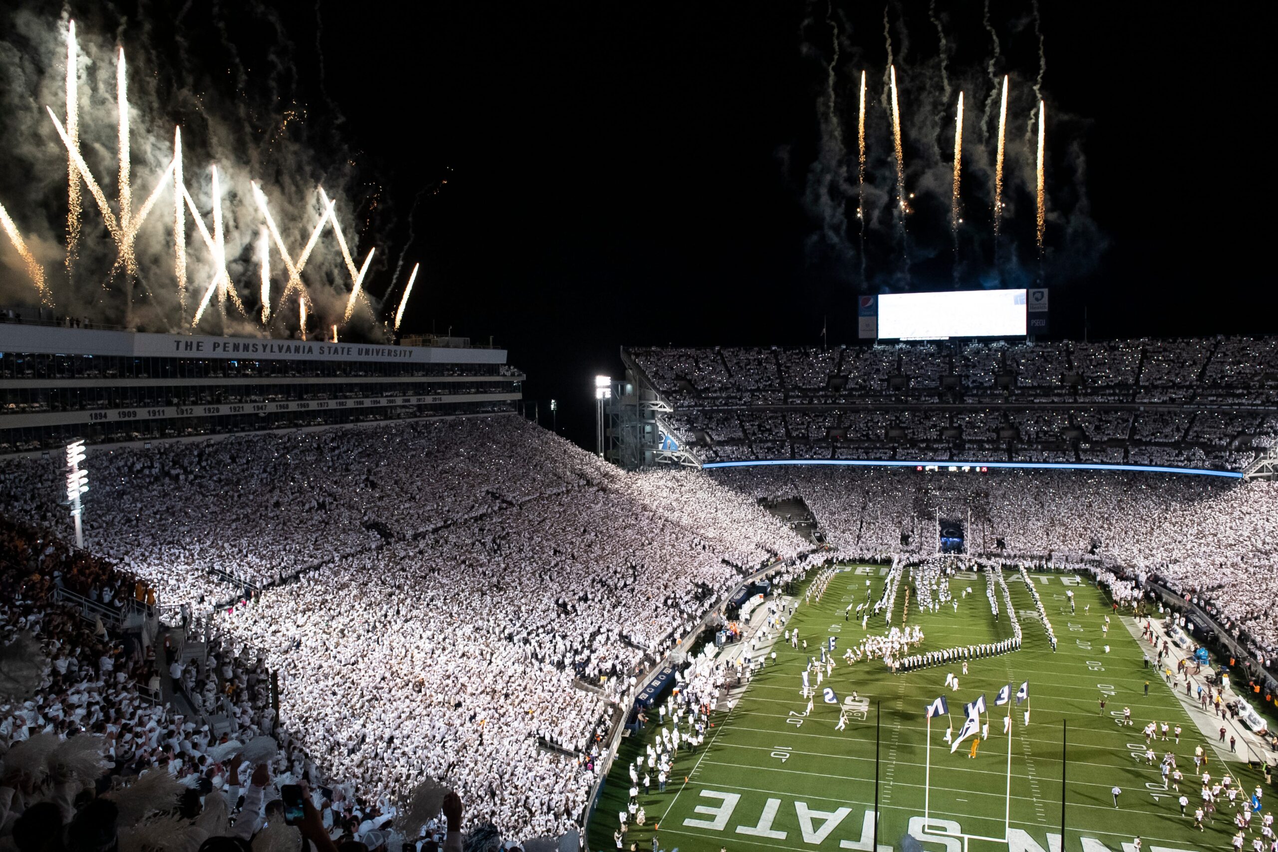 Iowa Heads Into Happy Valley To Take On Penn State In The White Out 