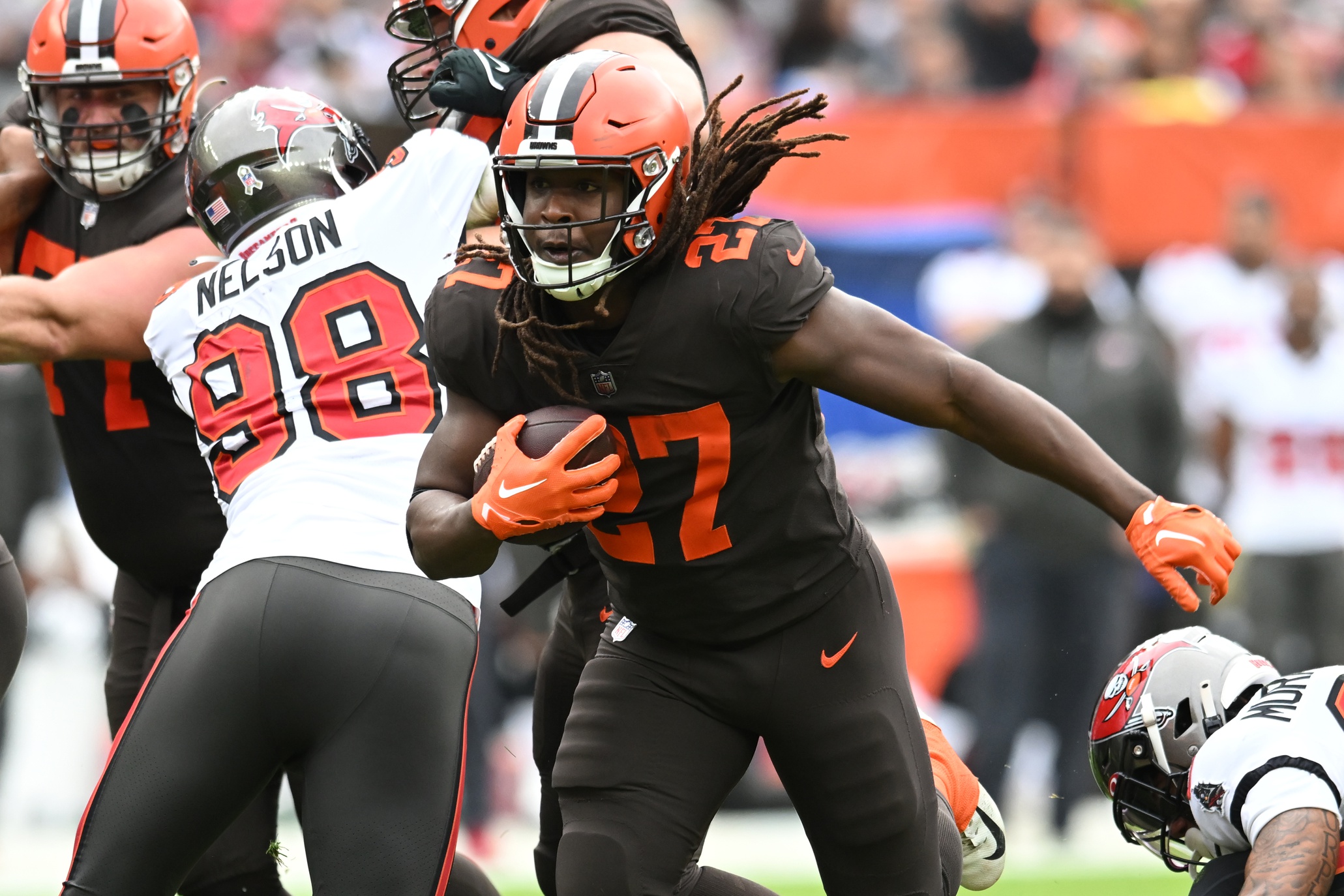 Browns welcome back RB Kareem Hunt