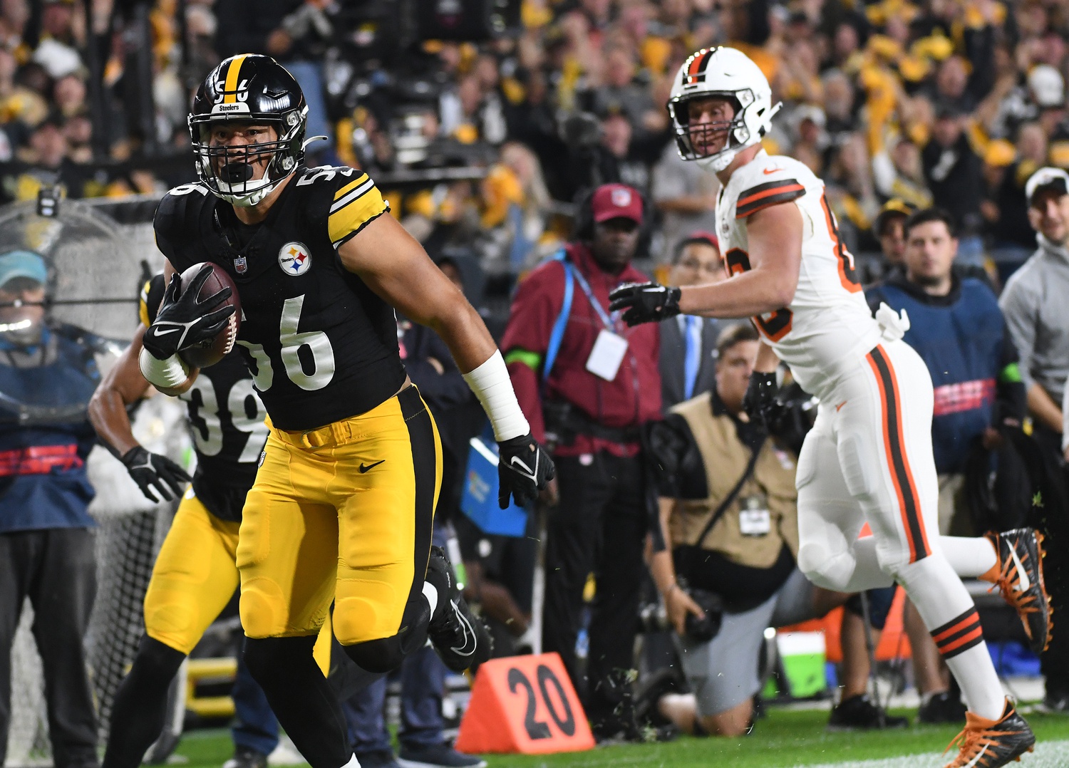 Pittsburgh Steelers sign linebacker Alex Highsmith to $68 million extension  